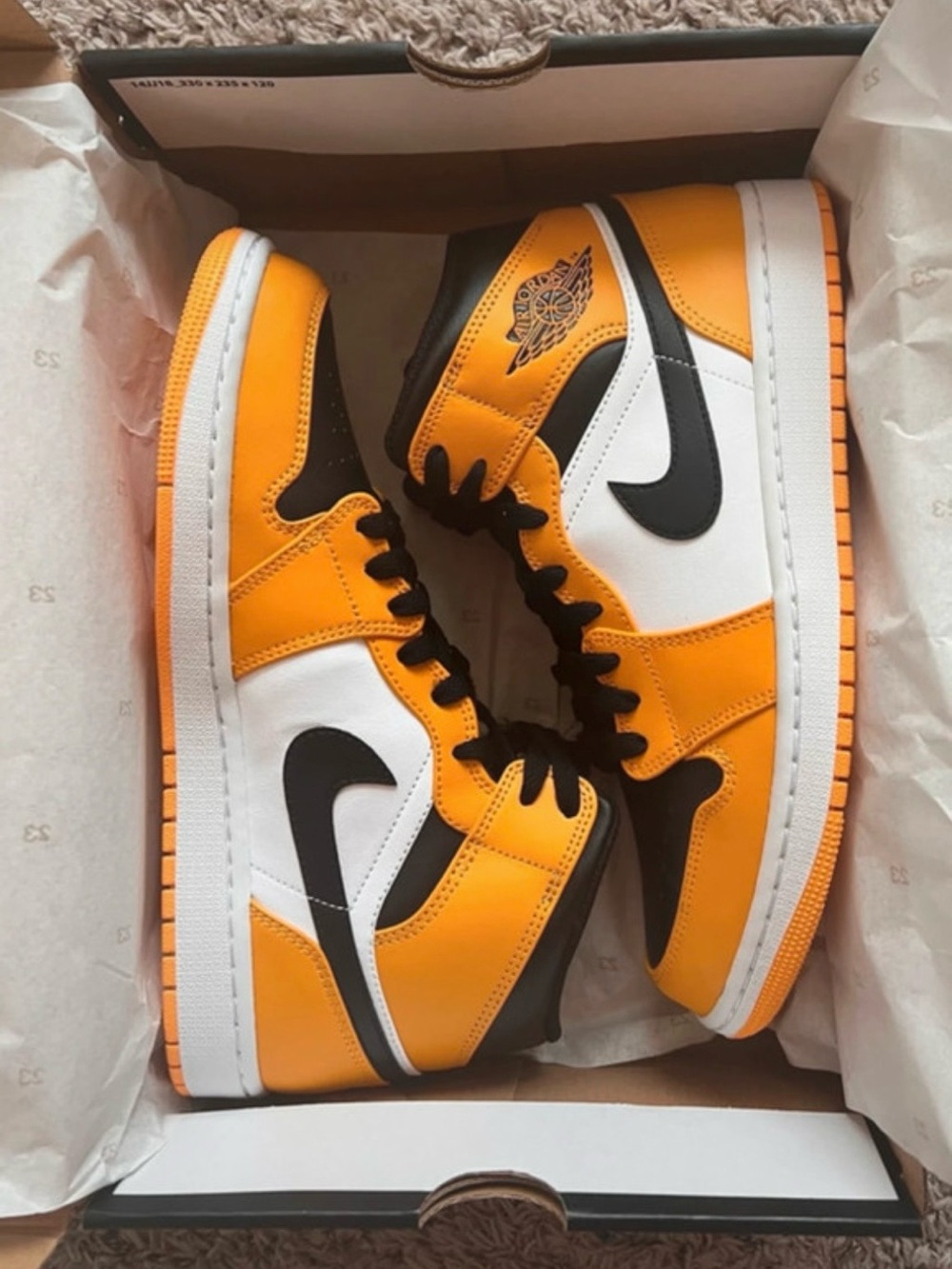 Men's Air Jordan 1 Mid Reverse Yellow Toe Taxi size 9.5
